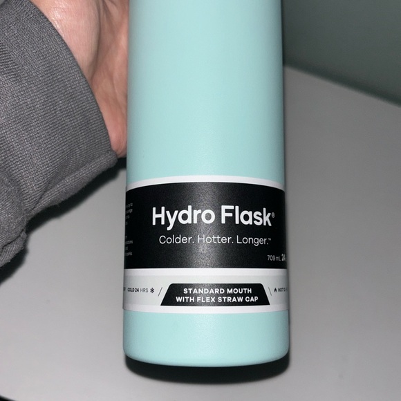HYDRO FLASK SPORTS WATER BOTTLE - Picture 2 of 2